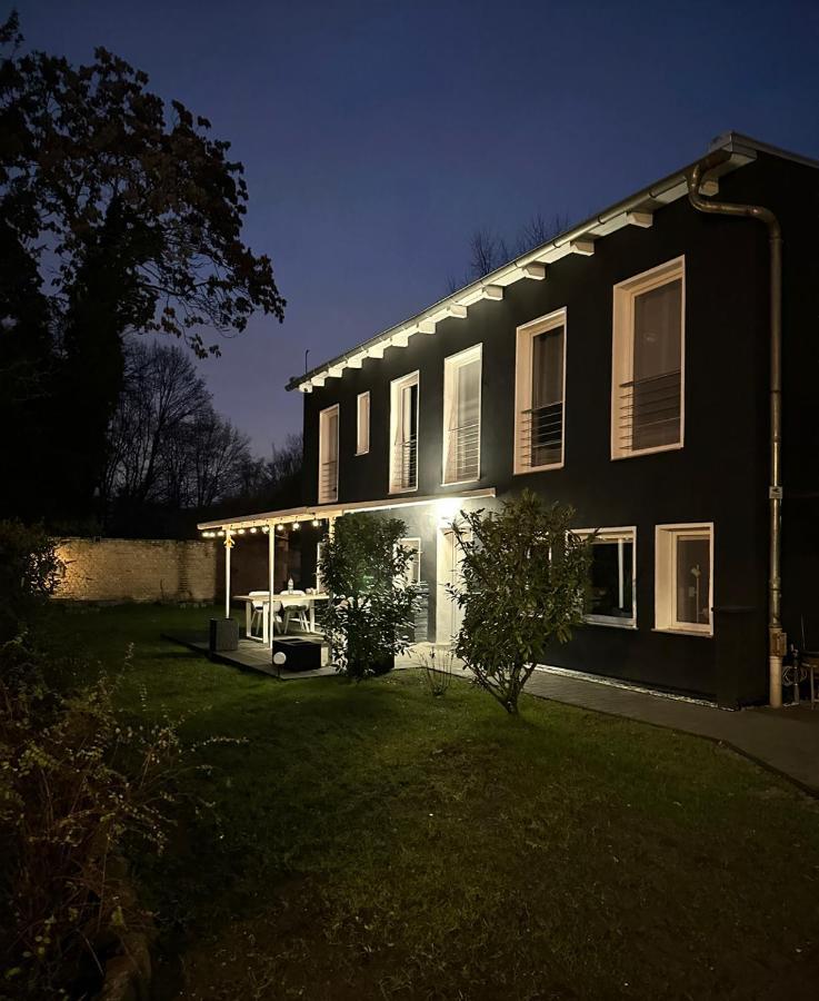 Remise Berlin-Grünau: Cozy Retreat for 6 near Müggelsee Exterior photo